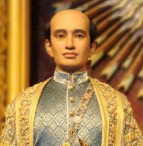 Le peuple thaïlandais voue depuis toujours une véritable vénération pour leurs Rois, et pour la dynastie chakri