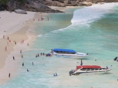 Le nombre de visiteurs autorisé pour les visites des îles Similan reste limité pour préserver la baie