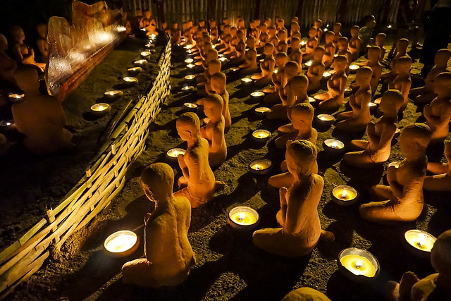 Célébration du Visakha Bucha Day en Thailande