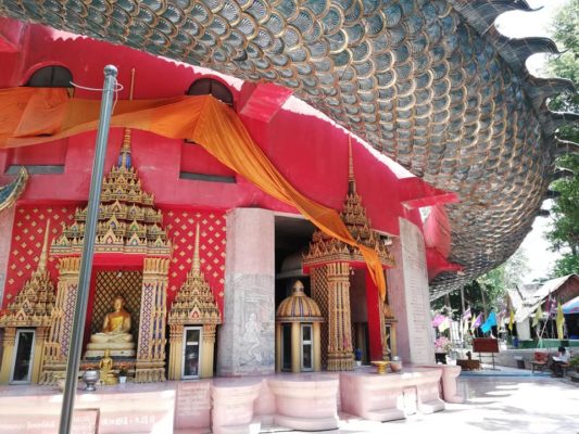 Wat Samphran à Amphoe Sam Phran (le temple du dragon)