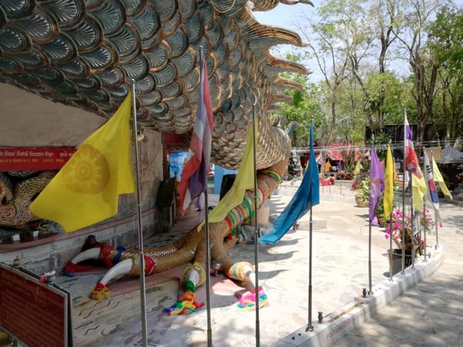 Wat Samphran à Amphoe Sam Phran (le temple du dragon)