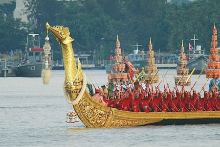 procession des barges royales à Bangkok 2019