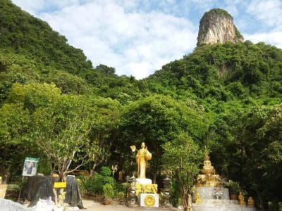 Phatthalung, Khao Aok Thalu Mountain et le Wat Sukkhatitham Santinakorn