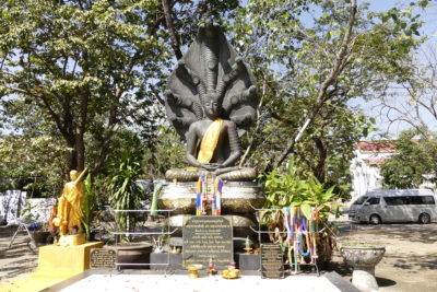 Le Wat Phra Si Mahathat Wora Maha Viharn - Bangkok
